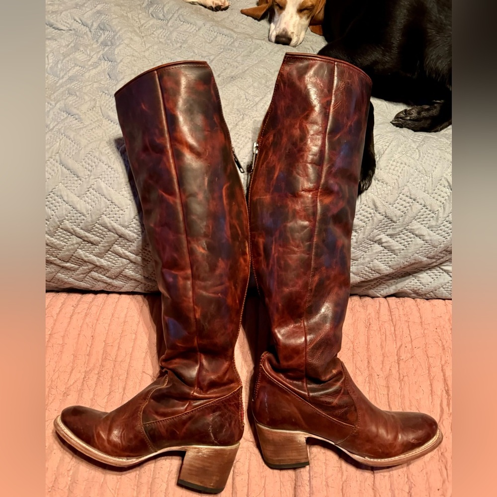 Rare Freebird Cameo boots!